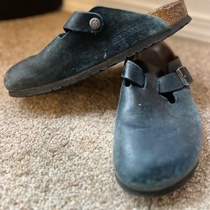 Preowned condition navy blue Birkenstock Boston, clogs narrow, size 39